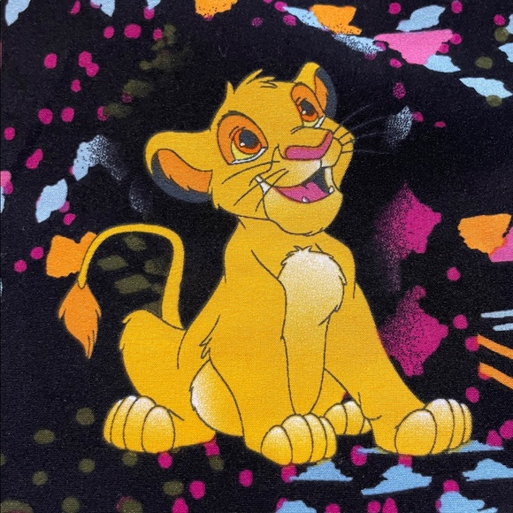 Disney Lion King Simba Print Short Sleeve Scrub Top - Picture 9 of 9